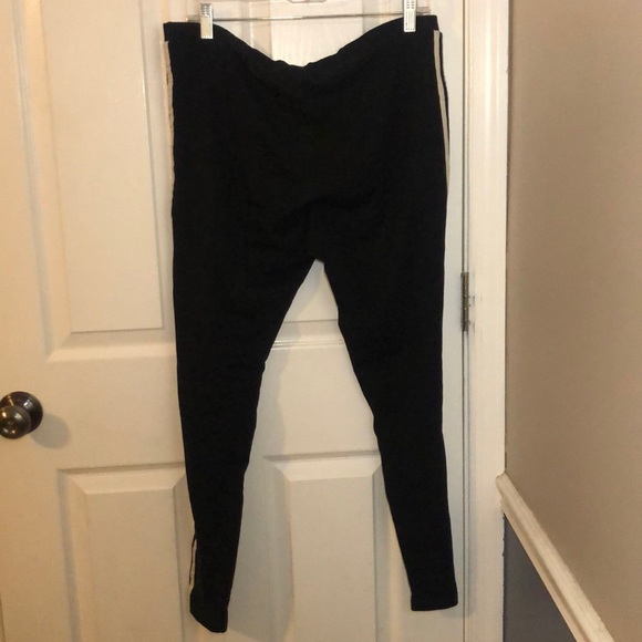 ✨Adidas Leggings - Picture 2 of 7